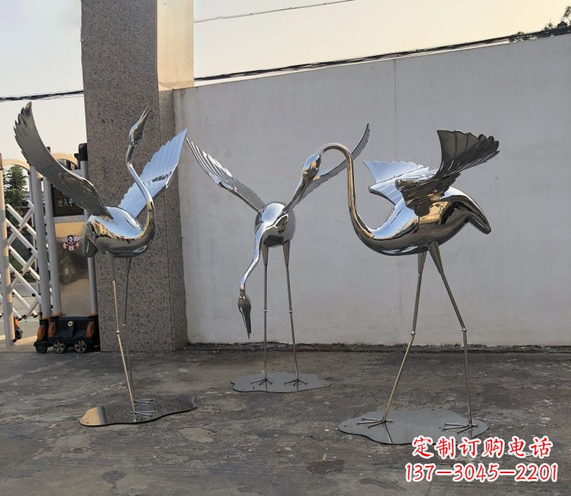 威海不锈钢锻造丹顶鹤展翅雕塑112
