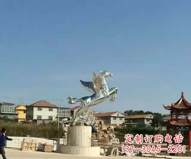 威海不锈钢飞马雕塑象征勇气与美丽