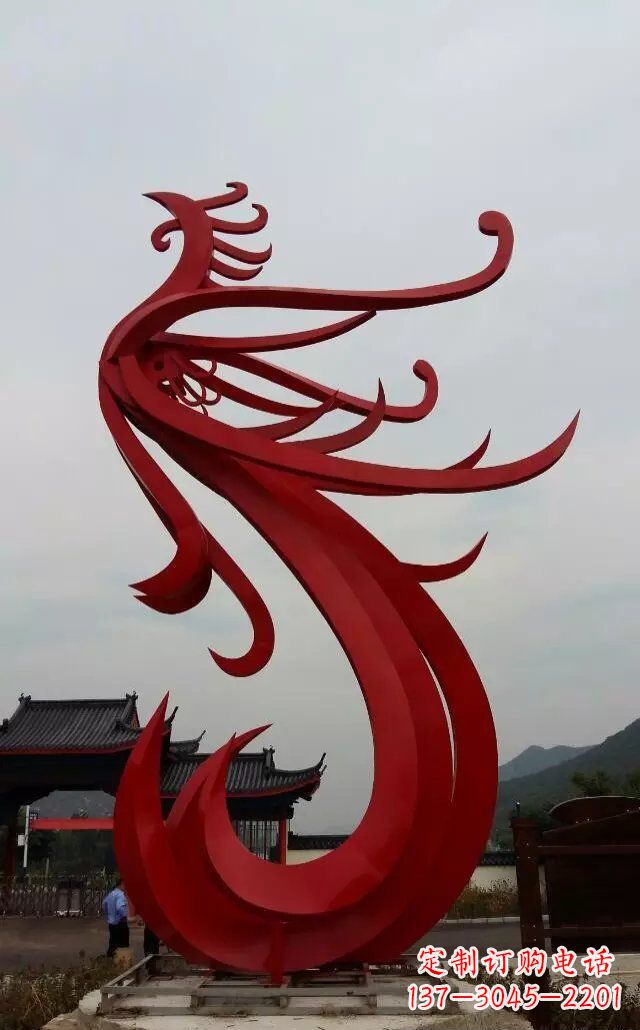 威海凤凰雕塑象征着和平与繁荣