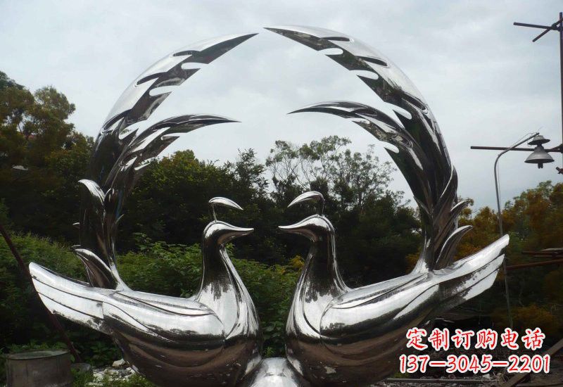 威海不锈钢孔雀雕塑精致美丽的艺术品