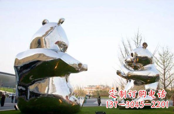 威海不锈钢熊猫雕塑传递友谊与和平