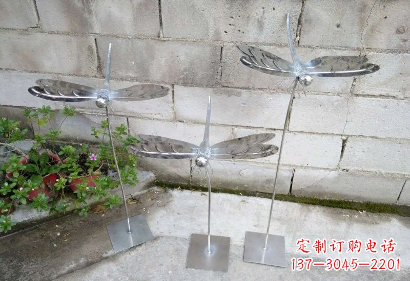 威海动物雕塑不锈钢蜻蜓的精美镜面