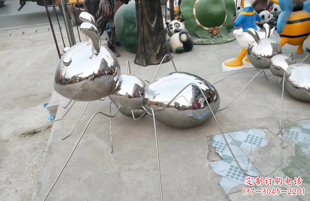 威海精致雕塑——不锈钢蚂蚁
