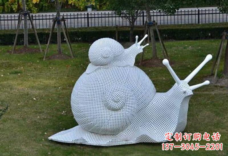 威海不锈钢公园的“母子蜗牛”雕塑