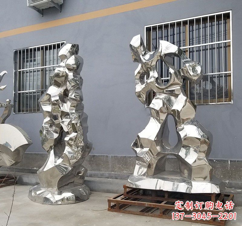 威海太湖石雕塑精美的艺术品