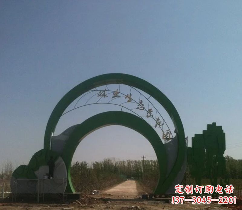 威海不锈钢拱门雕塑给家园增添艺术气息