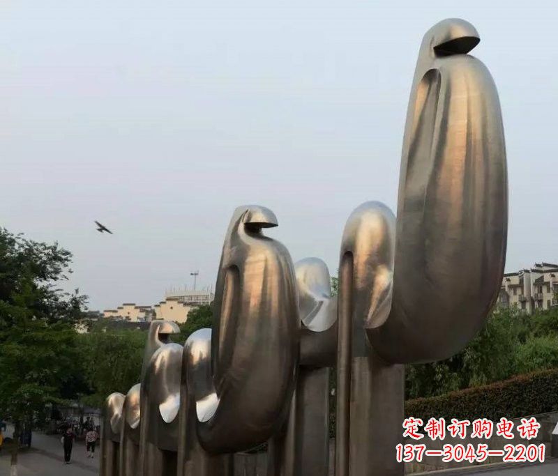 威海不锈钢骆驼雕塑给城市增添新魅力
