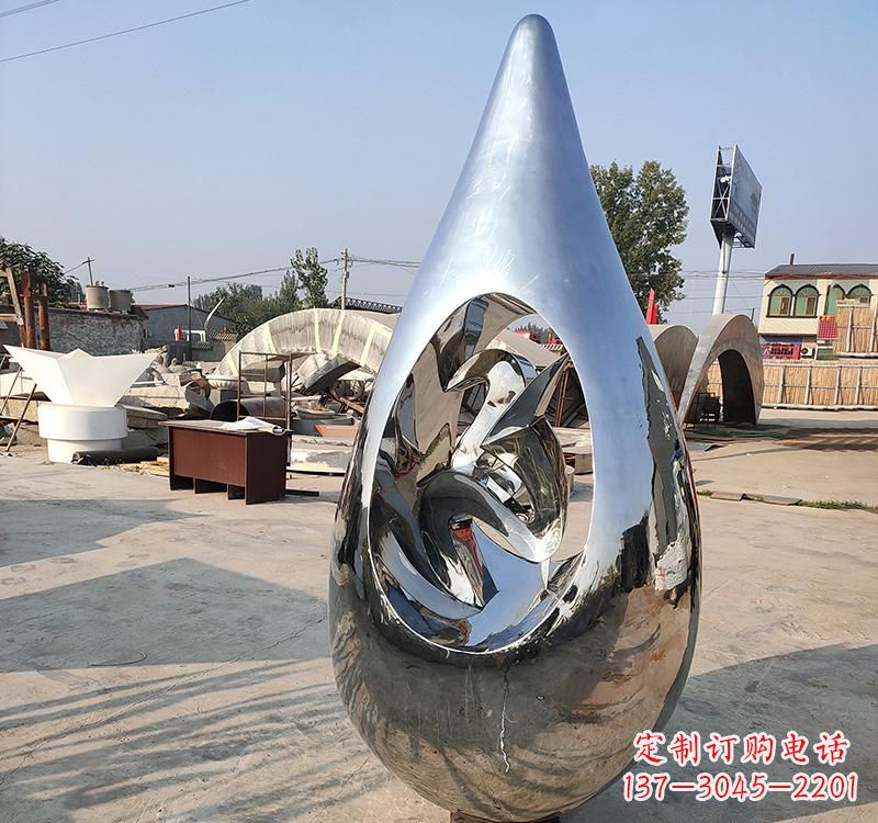 威海不锈钢大水滴雕塑一座极致简约的艺术作品