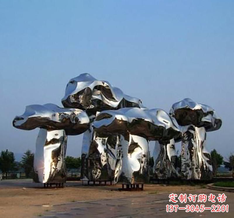 威海不锈钢镜面蘑菇雕塑精致灵动的美学