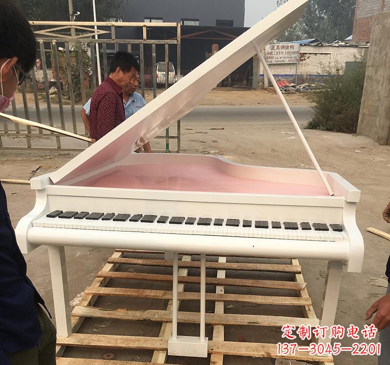 威海不锈钢钢琴雕塑融合音乐与艺术的完美结合
