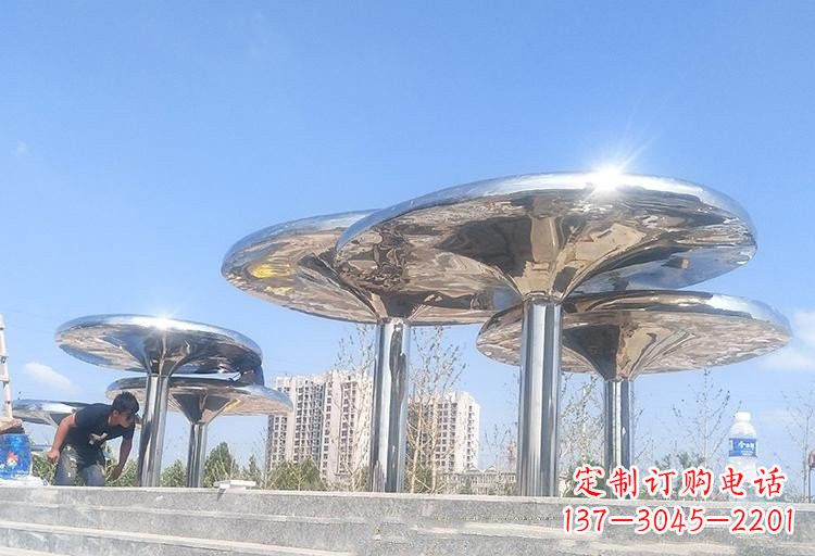 威海不锈钢广场凉亭雕塑——精美雕塑点缀美丽环境