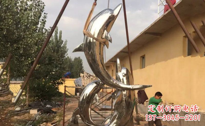 威海不锈钢海豚雕塑美丽而又神秘