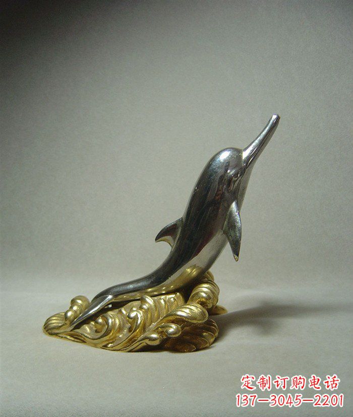 威海海豚雕塑艺术的海洋之美