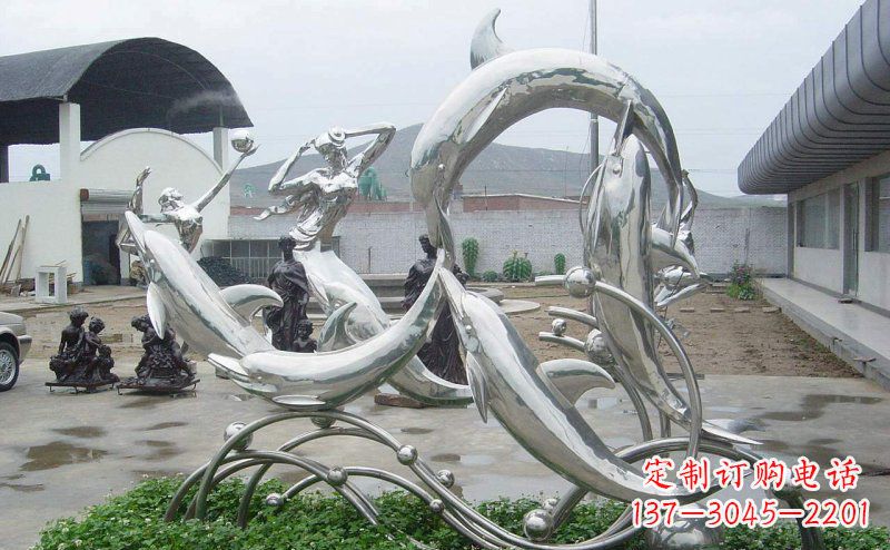 威海不锈钢海豚的灵动嬉戏