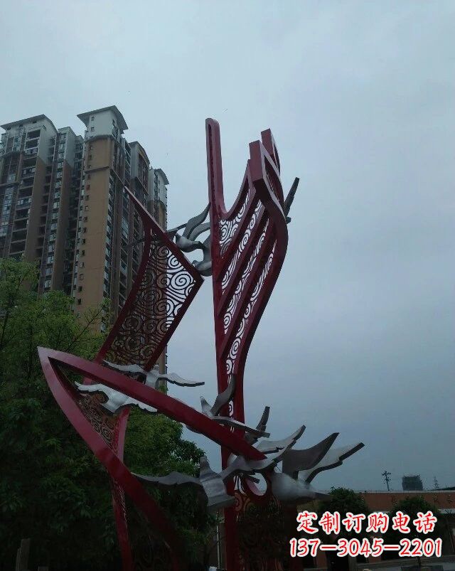 威海不锈钢和平鸽和祥云纹船帆雕塑
