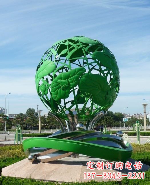 威海荷叶穿梭的美丽雕塑
