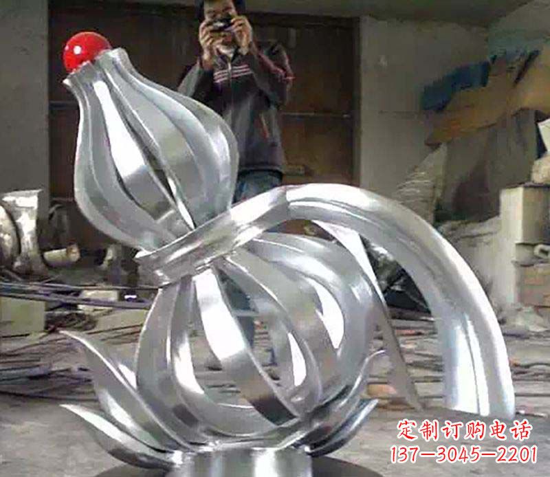 威海不锈钢葫芦雕塑艺术与科技的完美结合