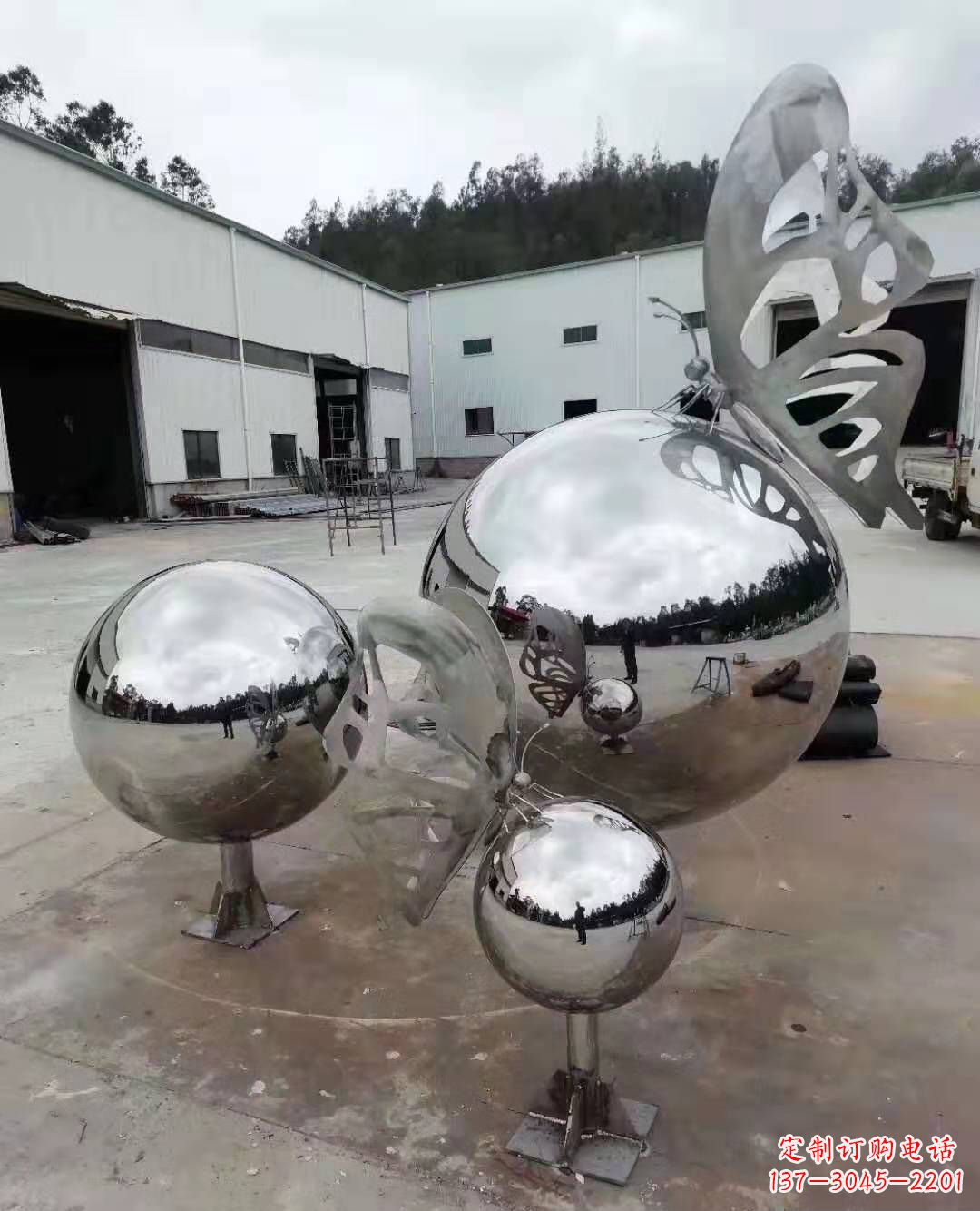 威海不锈钢蝴蝶雕塑美丽而迷人