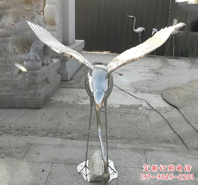 威海不锈钢仙鹤雕塑美丽与坚固并存