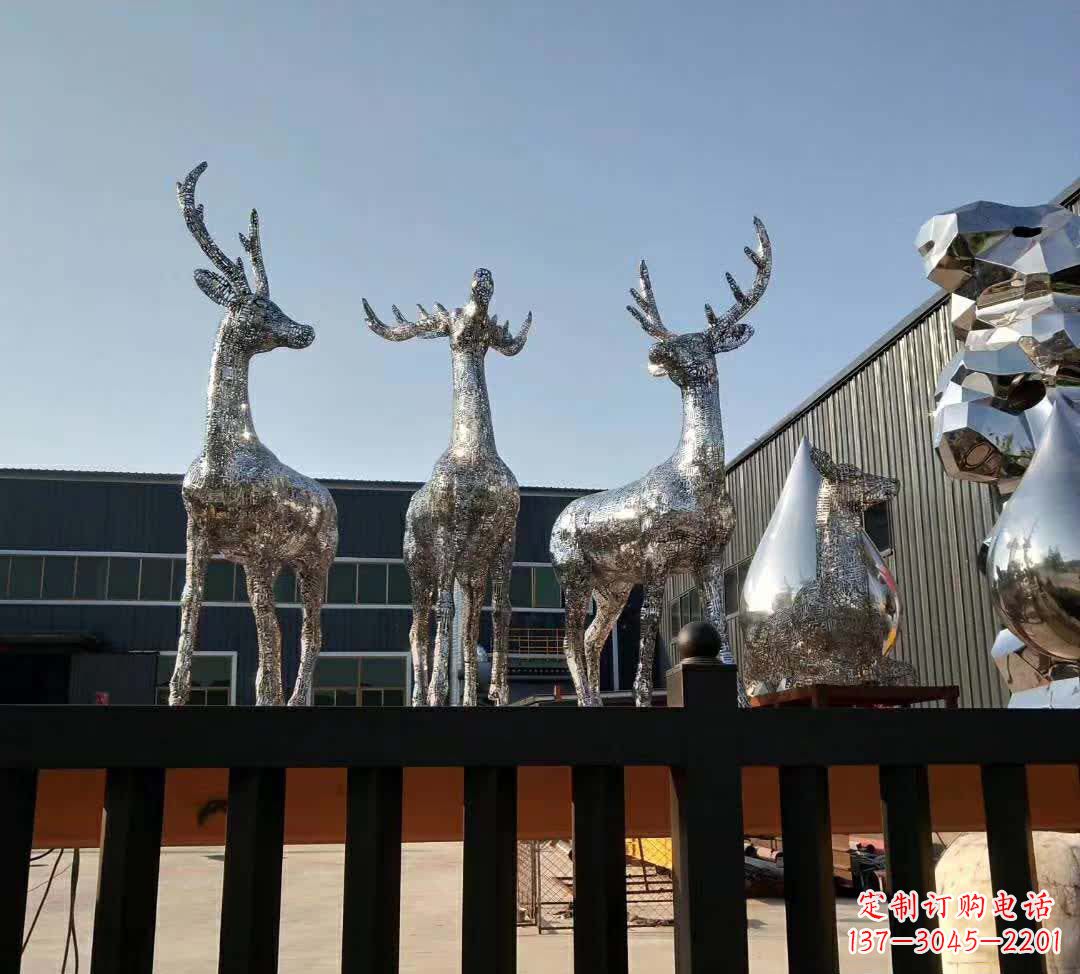 威海不锈钢梅花鹿雕塑给空间增添优雅气息