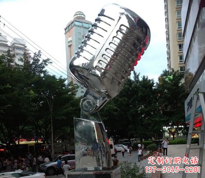 威海不锈钢话筒雕塑象征传统文化和新时代