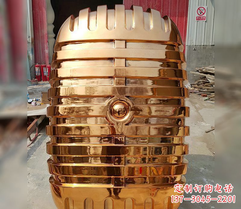 威海精美不锈钢话筒雕塑