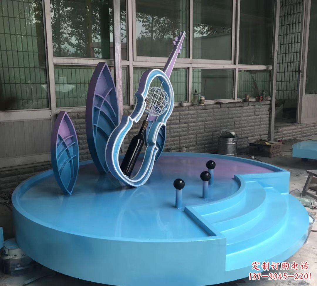 威海大提琴雕塑精致的艺术瑰宝
