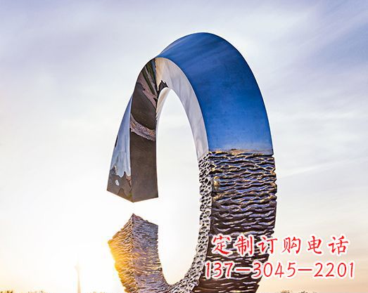 威海不锈钢景观圆环雕塑环绕自然之美