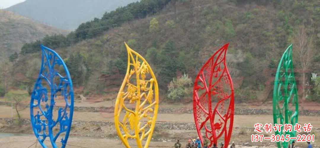 威海不锈钢景区镂空树叶雕塑——美妙的自然之美