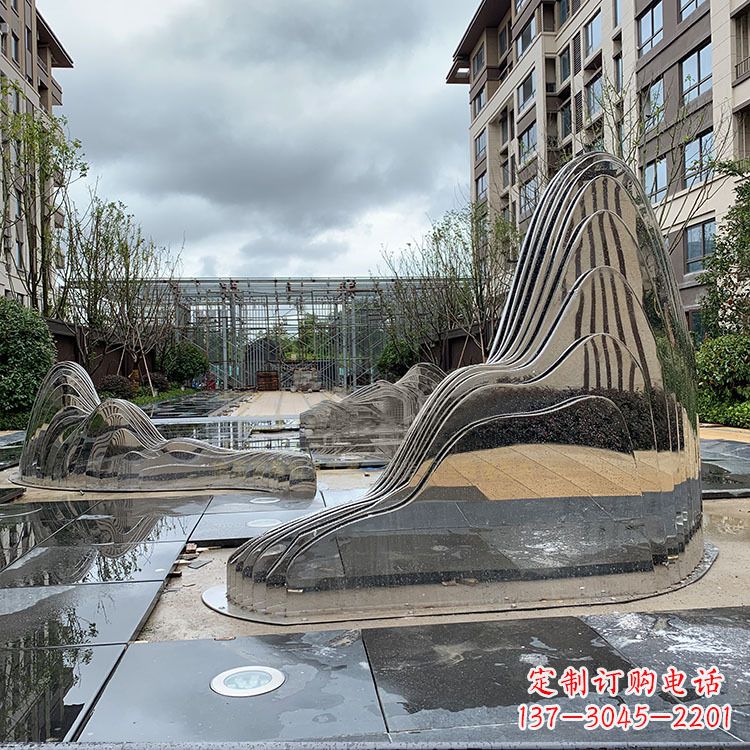 威海不锈钢镜面假山雕塑给城市带来灵动之美