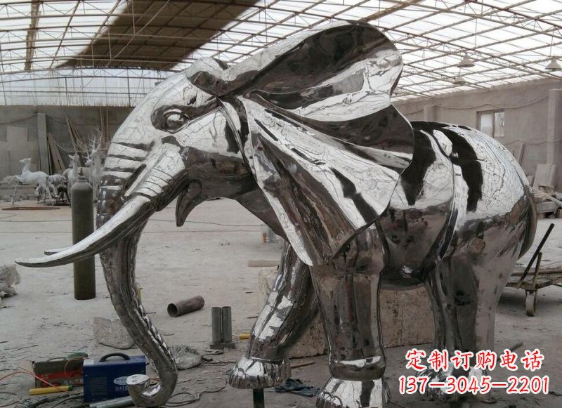 威海不锈钢镜面大象雕塑——独特的艺术精品