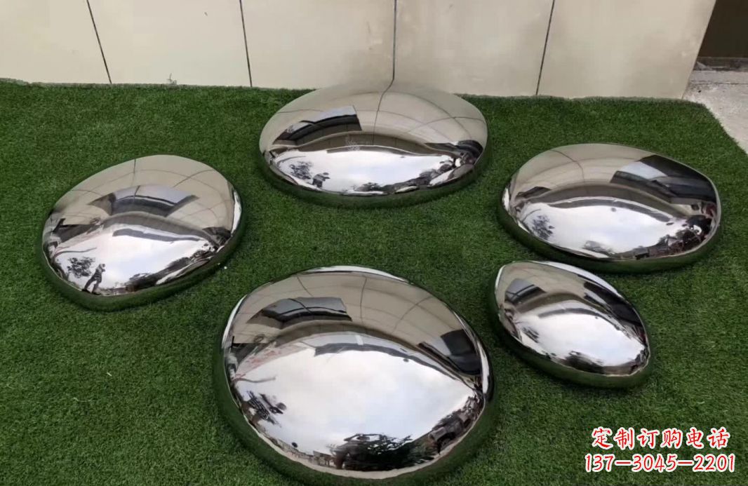 威海精致灵动的不锈钢鹅卵石雕塑