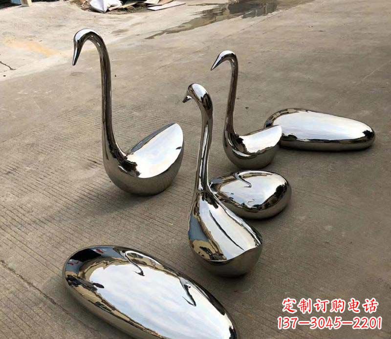 威海精美绝伦的鹅卵石雕塑