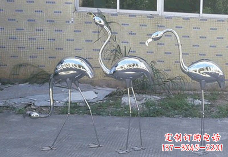 威海不锈钢火烈鸟雕塑给人以美好的视觉享受