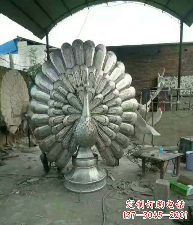 威海该孔雀雕塑