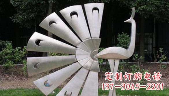 威海不锈钢孔雀雕塑—景观中的瑰宝