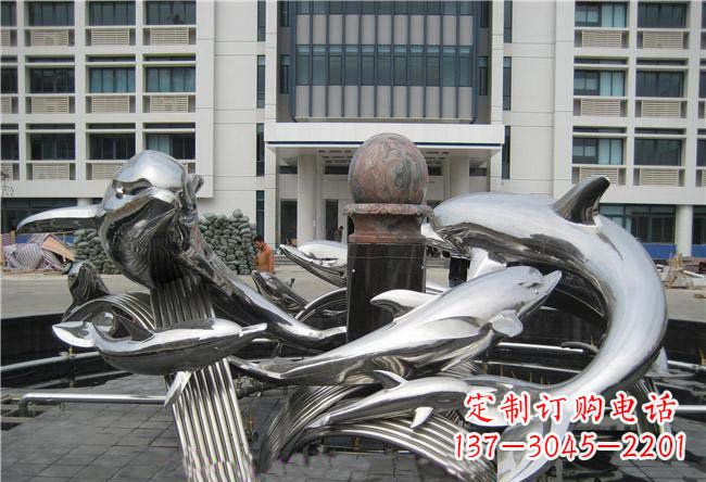 威海海豚雕塑融合浪漫和优雅