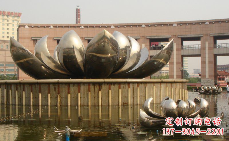 威海不锈钢莲花雕塑一种精美的艺术品