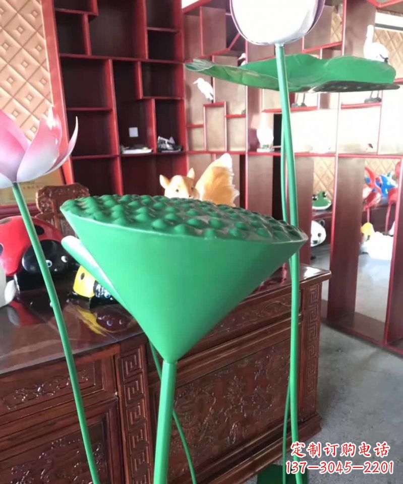 威海不锈钢莲藕雕塑引领现代景观艺术