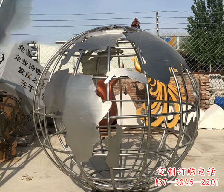 威海不锈钢镂空地球仪雕塑艺术技艺的精美体现