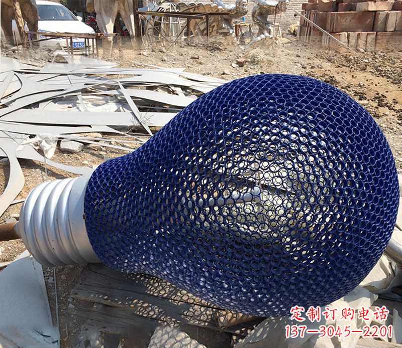 威海不锈钢镂空灯泡雕塑精美灯光装置