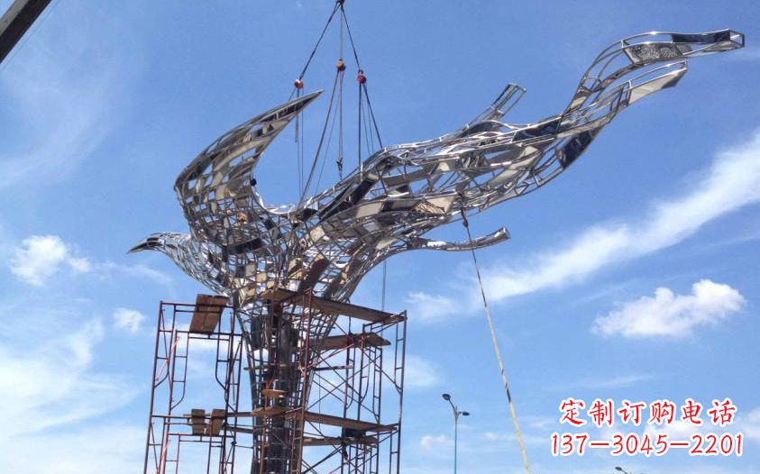 威海不锈钢镂空鸽子雕塑美丽的象征