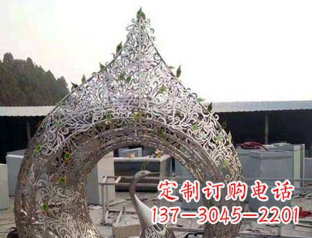 威海不锈钢镂空孔雀雕塑精美的艺术之作
