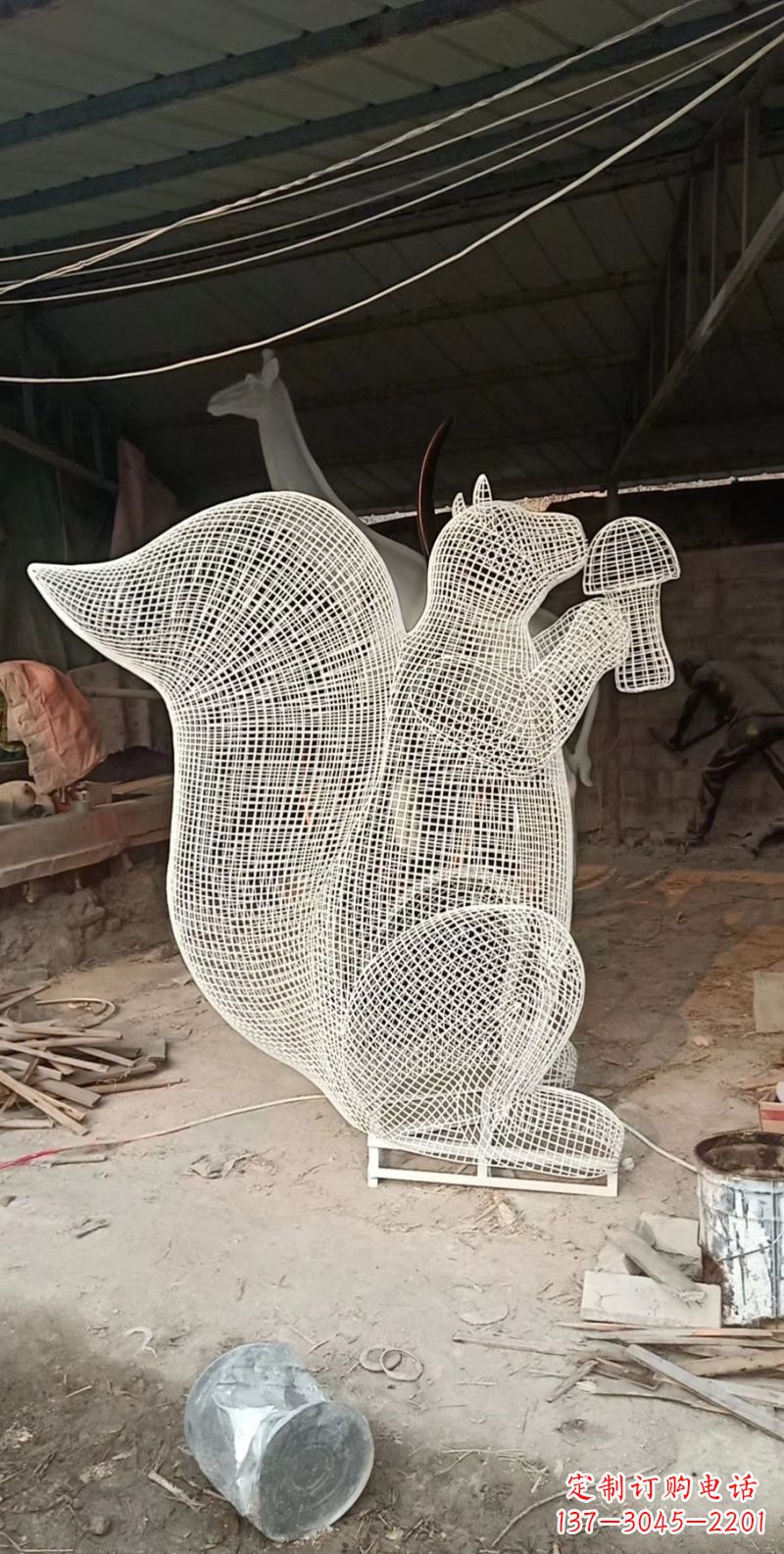 威海不锈钢松鼠雕塑精美的艺术作品