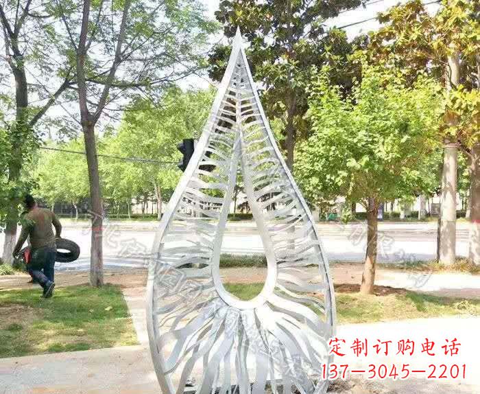 威海精致不锈钢水滴雕塑