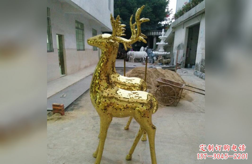威海不锈钢鹿公园的动物雕塑