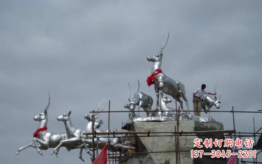 威海不锈钢动物雕塑——美丽宁静的自然之美