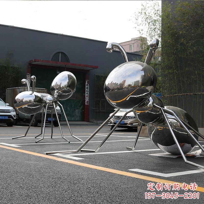 威海蚂蚁雕塑给城市街道带来活力