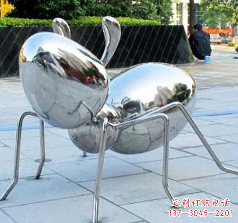 威海不锈钢蚂蚁雕塑一座象征努力的艺术作品