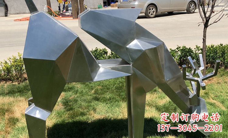 威海不锈钢梅花鹿雕塑给公园带来美丽风景